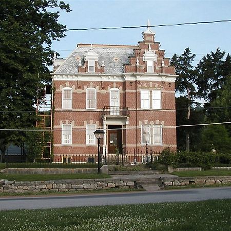 Herzog Mansion Hotel Hermann Exterior photo